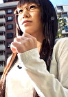 真面目で大人しそうな眼鏡娘を雑誌の表紙になりませんかとナンパ！性的好奇心も旺盛な本能丸出し潮吹きSEX！