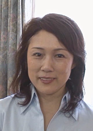 五十路間近でこの美貌にこの色気！男を魅了するエロ過ぎ熟女とヤリまくり！