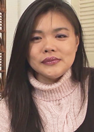 獲物を狙うハンターの様な目つきで肉棒を狙う四十路妻！Hカップのデカ乳を揺らして中出しSEX！