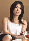 なんてエロイ人妻だ!ローター・電マ・バイブと玩具を出す度ニコニコに?!全部試してヌレヌレなアソコに特大棒を突っ込んで激しいピストンでイキまくり!