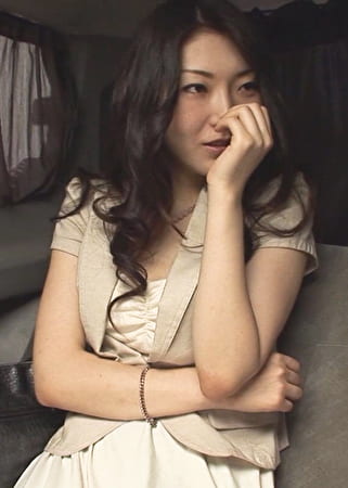 『旦那が～』とか言いながらもエッチな質問にノリノリで実はエッチがしたい人妻さん！生ハメ中出しで素人奥様いただきます！！