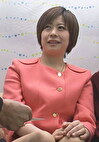 道に迷った母娘は仲良く男のモノをしゃぶっちゃう!色白美人な奥様は感度良好!