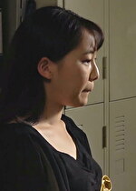 万引き主婦専門のごちになります店長の記録。憂いのある表情の寂しそうな美人妻 ドM炸裂いただき店長｜お仕置き