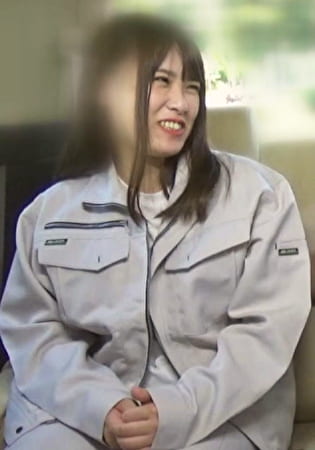 素人主婦の闇マクラ営業。シフトを増やしてくれた主任にごほうび！真夏の車内でホットな不倫SEXを！