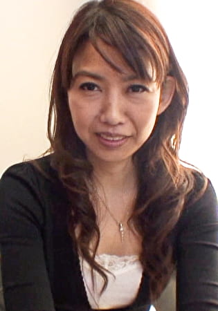 巨乳で美乳！感度抜群！素人スレンダー熟女さんの本能丸出し快楽絶頂SEX！