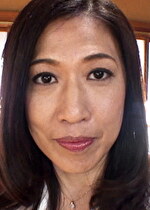 【素人・熟女】若い2本の肉棒を器用にしゃぶる変態五十路熟女のイキ過ぎ過呼吸絶頂SEX！