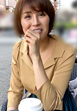 落ち着いた雰囲気の奥ゆかしいフェロモン振りまくお姉さま系美女の性欲発散変態SEX！