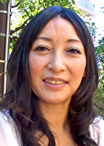 【素人・熟女】美しいルックスと人懐っこいキャラの五十路熟女さんがカメラの前でリアルな痴態を晒す初AVSEXにイキ狂う！