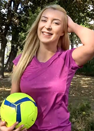 バレーボールアスリートの高身長美女をナンパしてアパートメントに誘う！アスリート美女は性欲旺盛！？異国の地でのAVデビューでイキまくる！