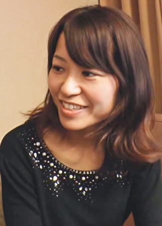 【流出映像】某大手航空会社での国際線乗務の人妻CAさんの一度だけの浮気AV出演。旦那は同航空会社勤務の重役で、ダブル不倫疑惑中だという。奥様の人生をかけた浮気動画