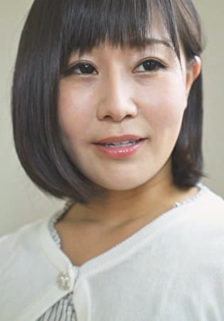 イビキをかいてる父親の横で義母とムスコは燃え上がる！声を我慢してイキまくる新妻