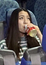 黒髪美人夜行バス帰省！こんな美人が高速バスでねちゃ駄目！そりゃそうなるわ！！