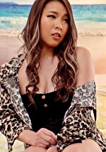 隣に引っ越して来た若くてエロい人妻。大人のおもちゃで欲求不満解消の妻と嬉し恥ずかし不倫SEX！