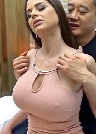 欧州美女の超乳にしゃぶりつき！ブロンドヘアーのセクシーダイナマイトボディに激ピス最高の射精！