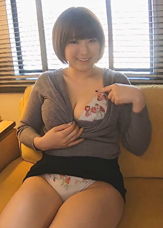 パンツ売りの巨乳女、彼女の花畑はJカップ！