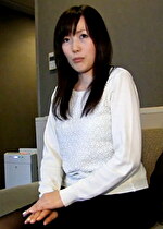 電マで性欲を発散する可愛い系熟女さん！撮影に緊張気味も次第に大胆になる。年甲斐もなく弾ける変態淫乱SEX！