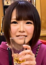 ホテルのお仕事の薄給ブラック感を切々と語るあどけなさの残る娘は仕事のストレス発散に下着見せバイトでパコ嵌めSEX！