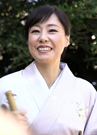 嫁の実家のお義母さんの色香に惑わされ禁断の愛欲に溺れる娘婿と深夜の露天風呂SEX！