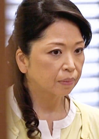 娘夫婦の熱いSEXを目撃してしまった義母は耐えかねてオナニーに耽っていると･･･「欲求不満なら僕が満たしてあげますよ」娘婿と美しき義母との禁断のSEX