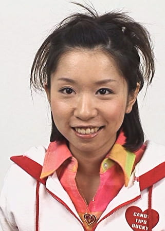 身長149cmのミニサイズないたいけな女に悪戯しちゃう！小さいキツキツなアソコに大きな肉棒が入ったら大きい喘ぎ声でイキまくり！