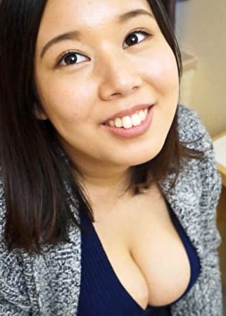 【奇跡の天然神オッパイJカップを持つ奥様】二度見確定のオッパイを持つ人妻さん。結婚していても「出会い！」を大事にしているという考え方も神レベル