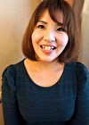 キュートな関西弁の恥ずかしがり屋の奥様降臨、不倫に憧れているが実際には怖くてできないという。セックスでGカップをいつも自慰の道具にしているという