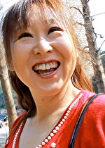 【素人・熟女】男性の要望は何でもOK！？のぽっちゃり爆乳熟女！根っからのエロエロ気質で超絶感度の中出しSEX！