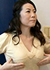 お隣の奥さんがエロ過ぎて･･･、思わず勃起の肉棒をしゃぶられてザーメンを搾り取られる痴熟女SEX！