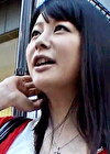 街行くごく普通の美人奥様を商品開発のモニターに協力してとお願い！個室に誘いAV鑑賞をしてもらいました。むっつりスケベ奥様と3P中出しSEX！