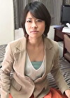 電マですぐにイッちゃう敏感奥様！激しくされてビュビュビュ～っと大量潮吹き！