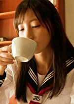 なんで！？行きつけの喫茶店のマスターに古びた蔵に誘われアブノーマルな世界に堕ちて行く年端もいかぬ娘のマゾ気質！｜2