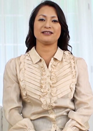 8年ぶりの肉棒を緊張気味に握る五十路熟女！一生に一度の初撮りAVの快感に没入する巨乳素人おばさんの破廉恥SEX！