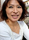 小ぶりな乳房にデカ乳首、淫靡な剛毛、可愛い顔立ちから想像できない下品な肉体！旦那さんの肉棒しか知らない美熟女が淫乱開花の変態SEXにハマる！