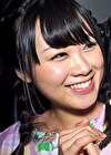 笑顔が素敵な新婚の保育士さん。ジーンズとエプロン姿で隠しているが、実は美尻とGカップ美巨乳の持ち主。その振る舞いから押しに弱いオンナがバレバレ！