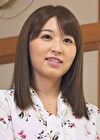 こたつの下で継母にイタズラ！ネイキを立てる親父を横目にいびつな関係の継母とムスコ！