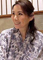 汗にむせる義母の色っぽいカラダ。娘婿の欲求不満を解消してくれる優しい義母との一夜限りの中出しSEX！