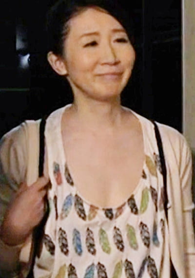 母さん、ボクを誘惑してるんですか？大胆なノースリーブにノ―ブラの母さんがエロ過ぎて我慢出来ずに生ハメSEX！