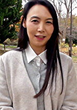 良き妻、良き母を努めて来た上品な雰囲気の五十路熟女さんが人生初の浮気SEX！他人棒での激ピスにイキまくる初撮りSEX！