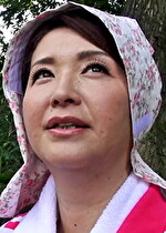 田舎暮らしで悶々とした生活から抜け出したいと刺激を求めてAVに応募して来た熟女と人生初の3人プレイで絶頂昇天イキ！