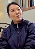 田舎で見つけた結婚10年目の四十路熟女。旦那さんとはしてないけどパイパン！？敏感ピンクの割れ目から溢れる愛液！ホントはエロい熟女と濃厚交尾！