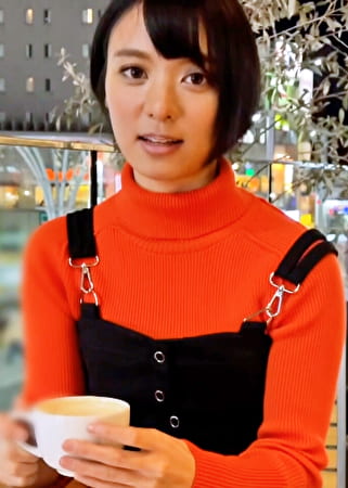 短髪ボーイッシュな内気な娘とマッチング！可愛いは正義！！時折見せる満面の笑みにギャップ萌え！個撮テイでラブホにインしてナシクズシの嵌め撮りSEX！