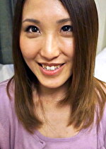 こんな普通の奥様がド・ド・ド・ド・ド・ビッチですよ。旦那がいてセフレがいてさらにはセフレからAVを紹介されて出演もする最高にエロイ地方妻。アナルも気持ちィィィ！