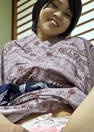 この奥さんの詳細はいっさい不明！！動画の位置情報から東北の温泉でのショートカット奥様のセフレ！？との素人ハメ撮り！