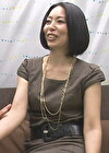 奥様43歳！欲求不満のサレ妻は娘の前で男のモノにむしゃぶりつく！