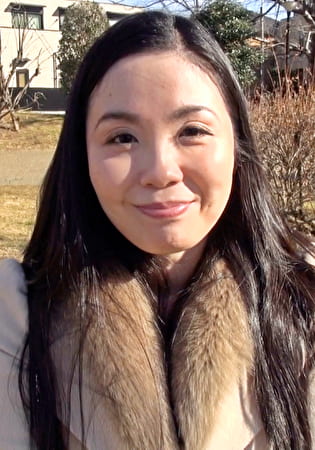 刺激を求めて初撮りAV出演！黒髪遅咲き熟女の快楽絶頂の中出しSEX！