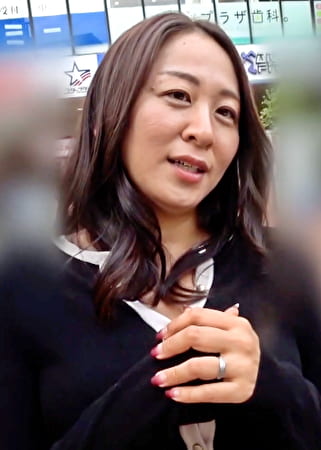 地元の商店街で刺激に飢えてる熟女をナンパ！普通の主婦ほど熟れたカラダを持て余して白目を剥いてイキ狂う！