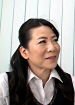 誰もいないオフィスで社長と残業中、優しい言葉をかけられながらカラダを弄られ股間を濡らす熟女と合意のセックス！