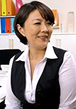 残業中に社長からかけられた甘い誘惑！「ちょっと待って！！」と抗いながらも濡れる股間。女の性か熱いまぐわいの快楽！
