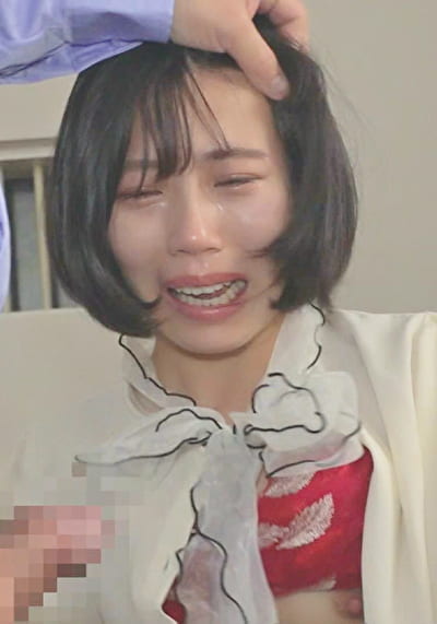 泣いて詫びても許されない背徳の代償！許しを請う為カラダを捧げる素人娘！