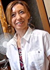 地方で一人暮らしの寂しさからAV出演に応募してきた四十路美熟女が欲求不満解消の本能丸出し乱交中出しセックス！